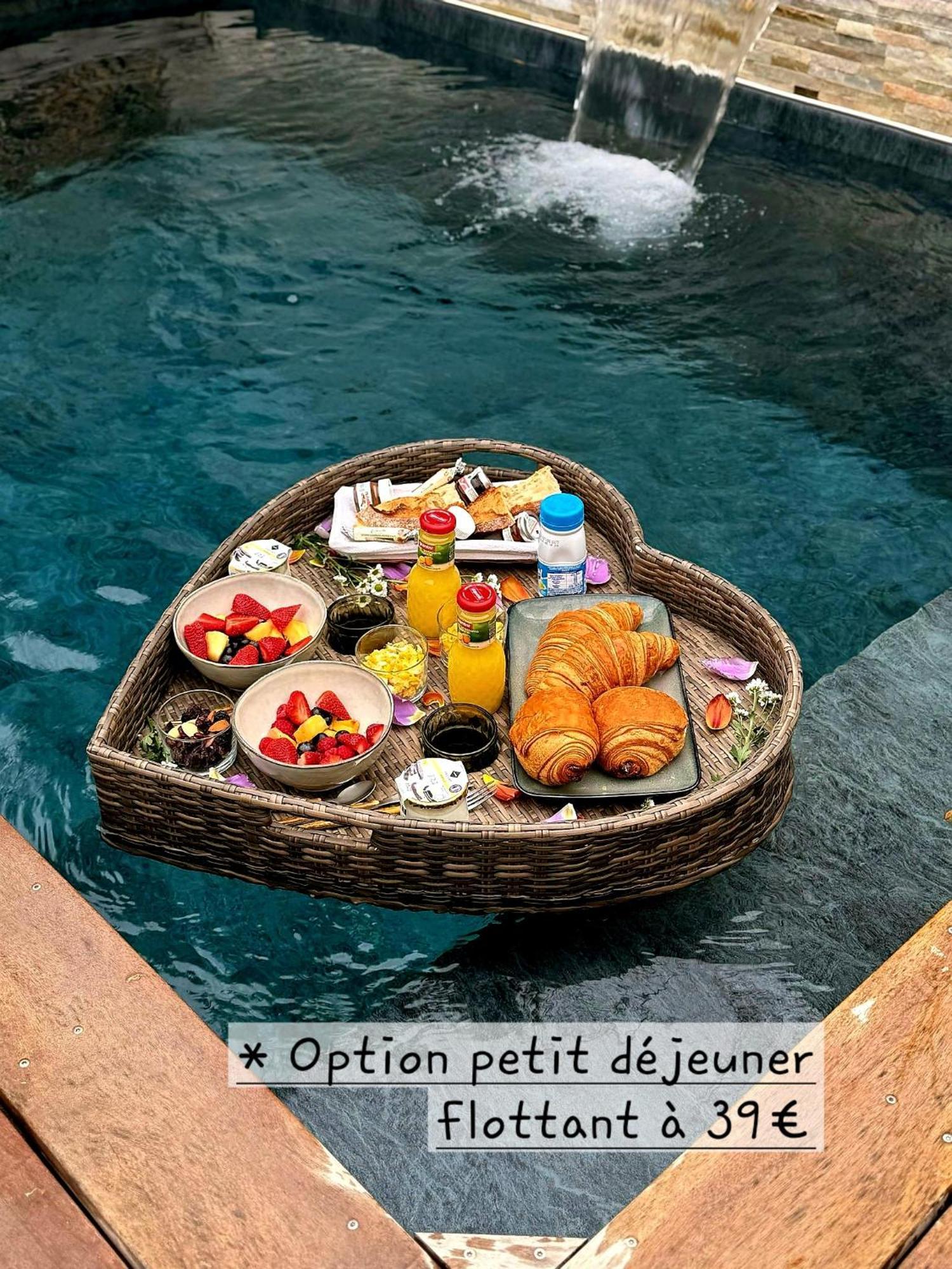 Le Cocoon - Jacuzzi, Sauna Et Piscine Privee Carpentras Exterior foto